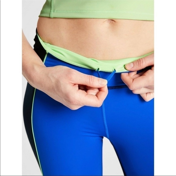 ATHLETA Velocity Colorblock Stash Pocket Capri - Picture 3 of 14